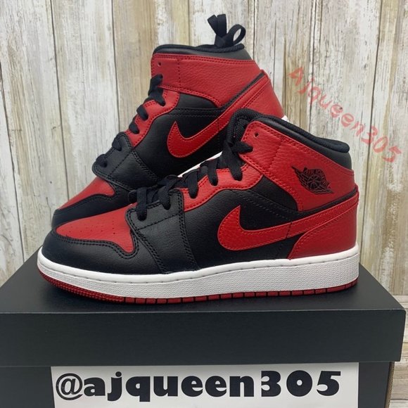 Air Jordan 1 Mid Banned GS